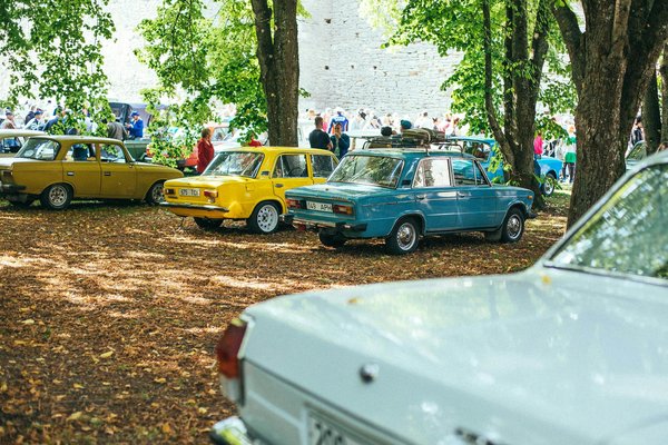 Welche Farben passen am besten zu einem minimalistischen Lebensstil?